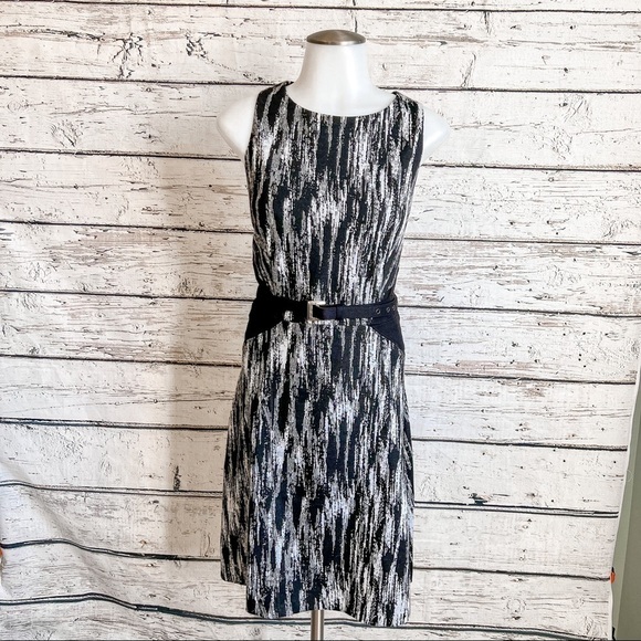Cache Dresses & Skirts - Cache Black & White w/Belt & Waist Accent Sleeveless Dress
